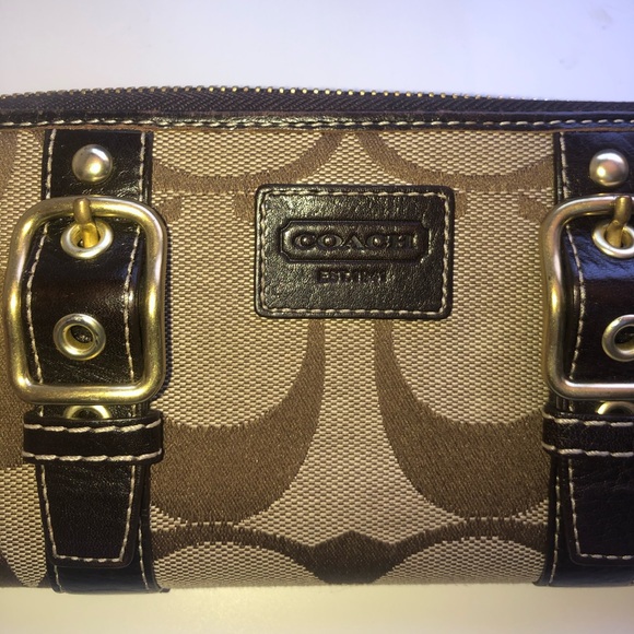Coach Signature Wallet - Picture 7 of 7